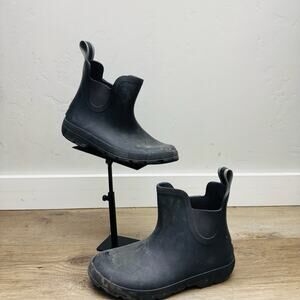 Everywear Black Rubber Chelsea Boots Women’s Size 6